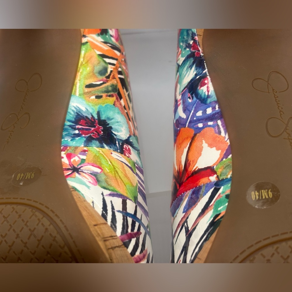 Jessica Simpson floral Pumps - Picture 5 of 8